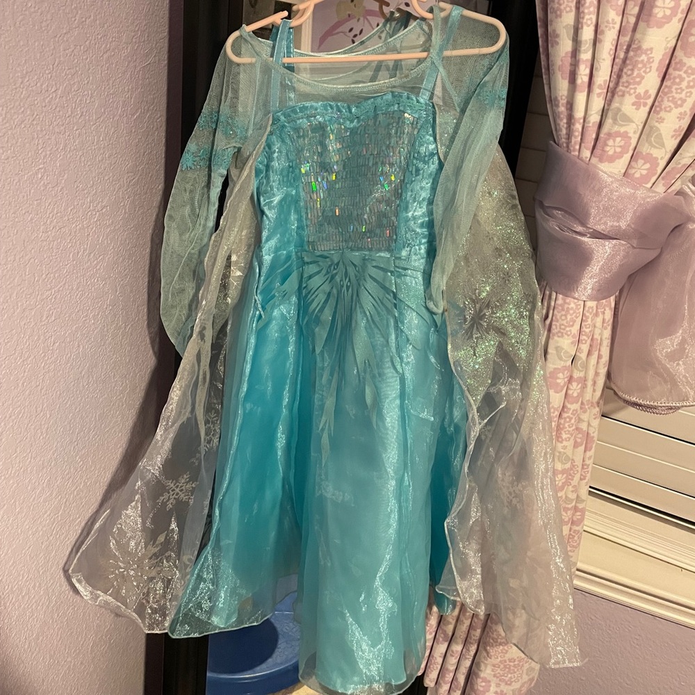 Girls  disney frozen costume size 4T